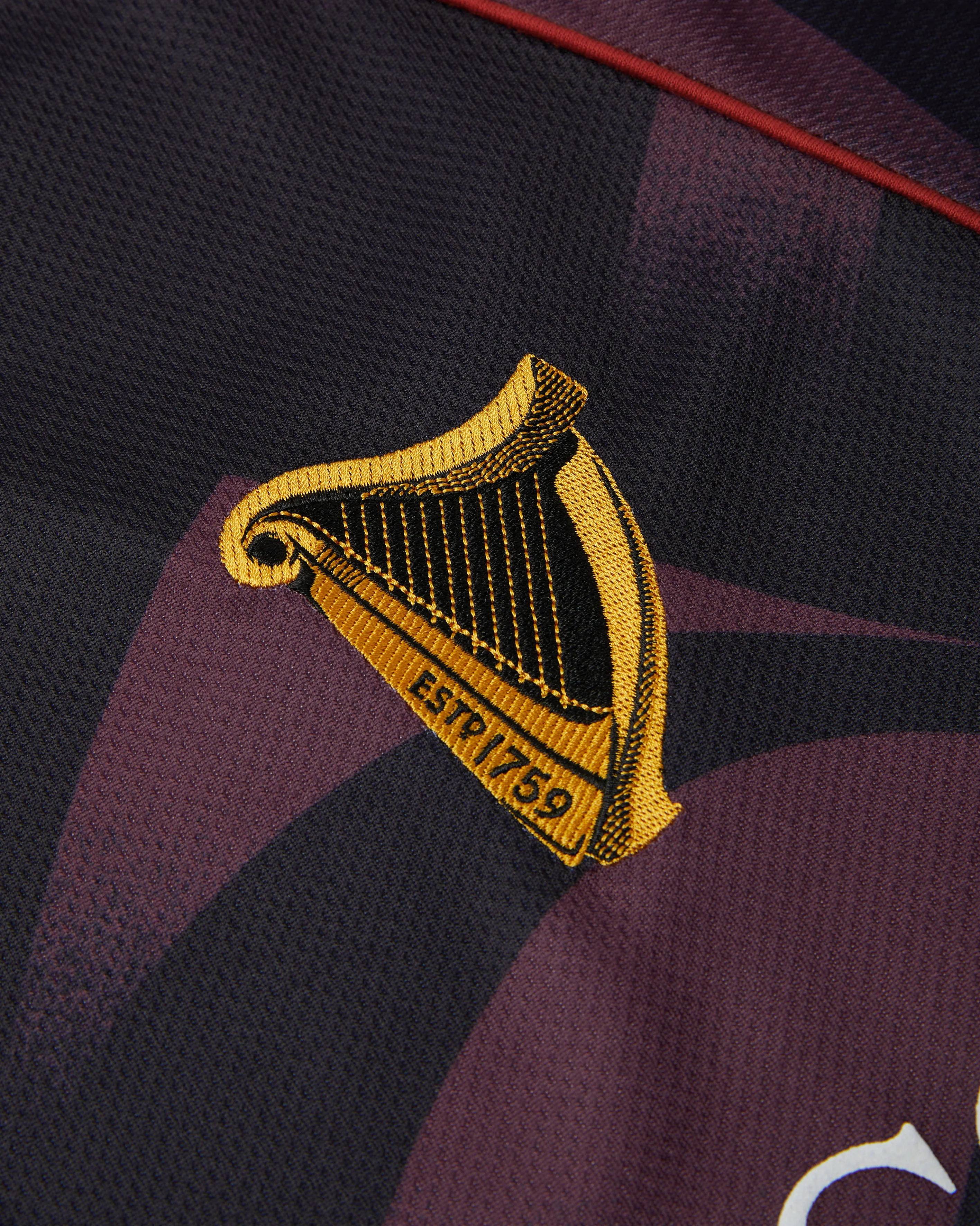 25/26 Guinness Shirt - Image 4