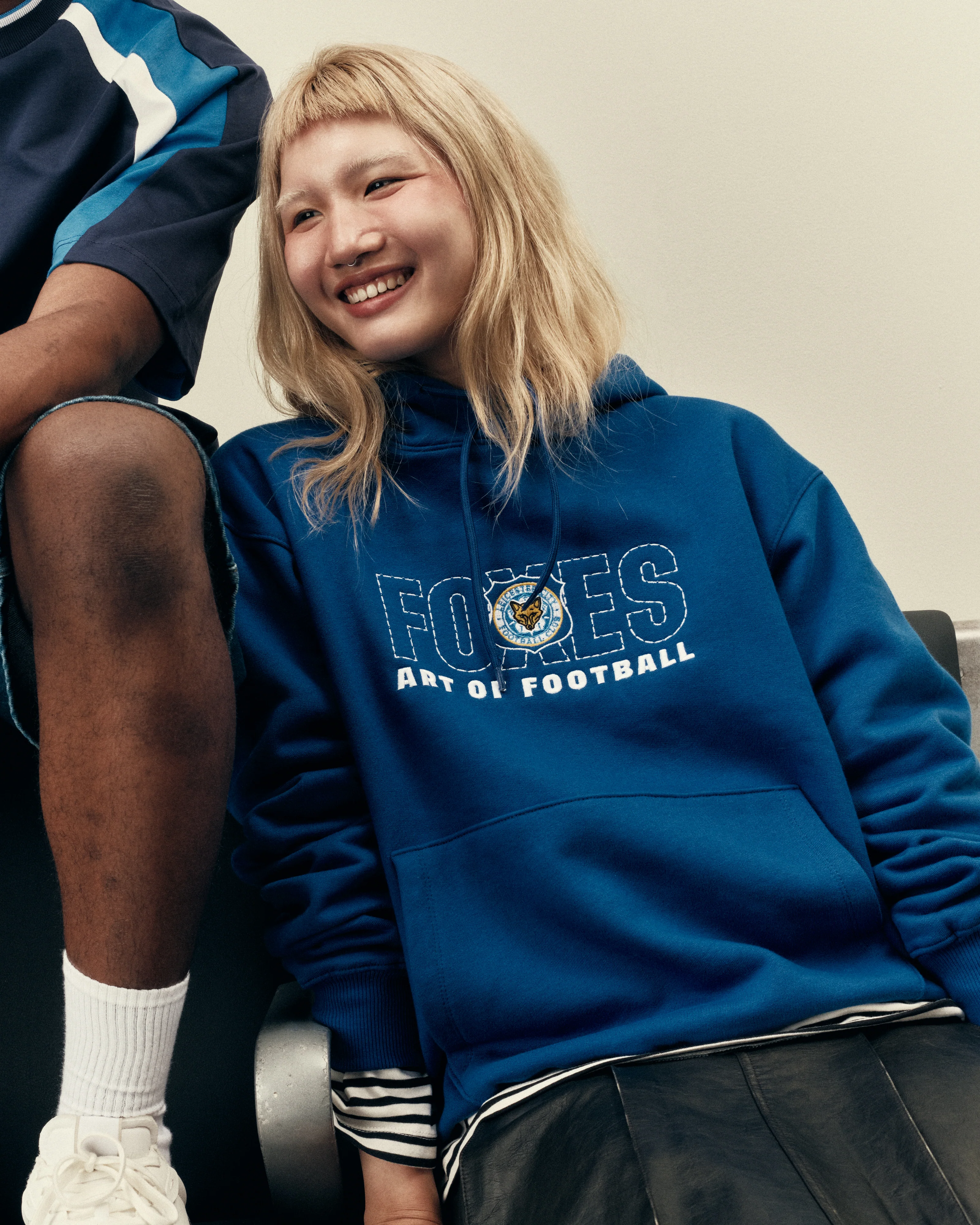Leicester 90s Blue Hoodie - Image 2